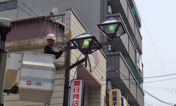 道路、公園、仮設照明灯